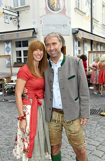 Eva & Werner Hochreiter (Bild li.) bei der "Red Wiesn" im Hochreiters Steirer am Markt Fotos:  Wolfgang Breitereicher